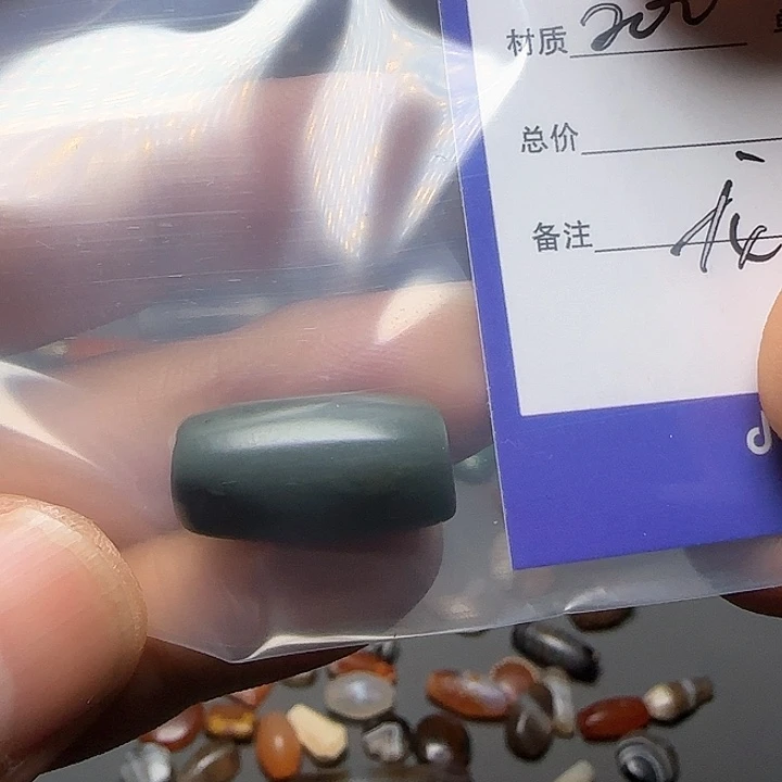 玛瑙/玉髓颈饰未镶嵌抱****哥