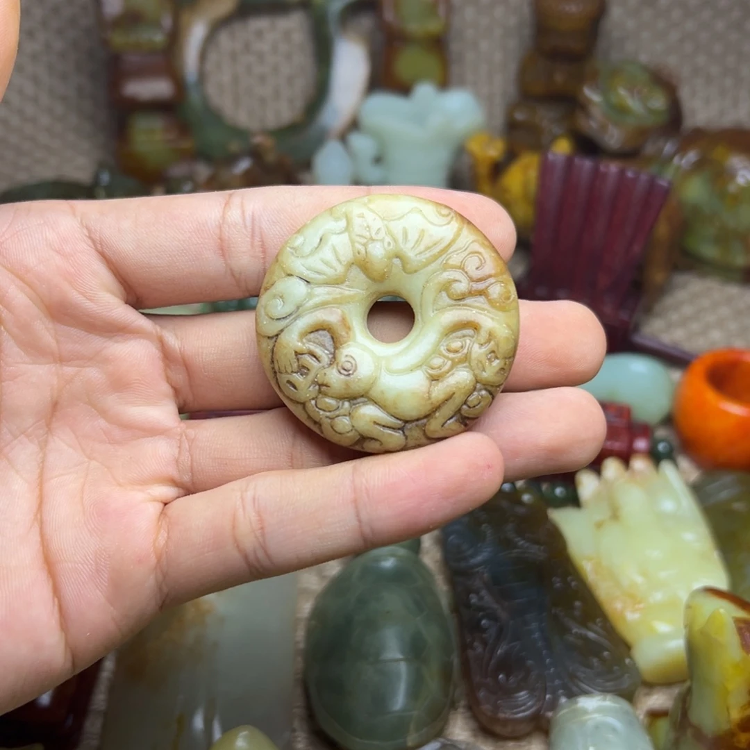未镶嵌蛇纹石玉颈饰