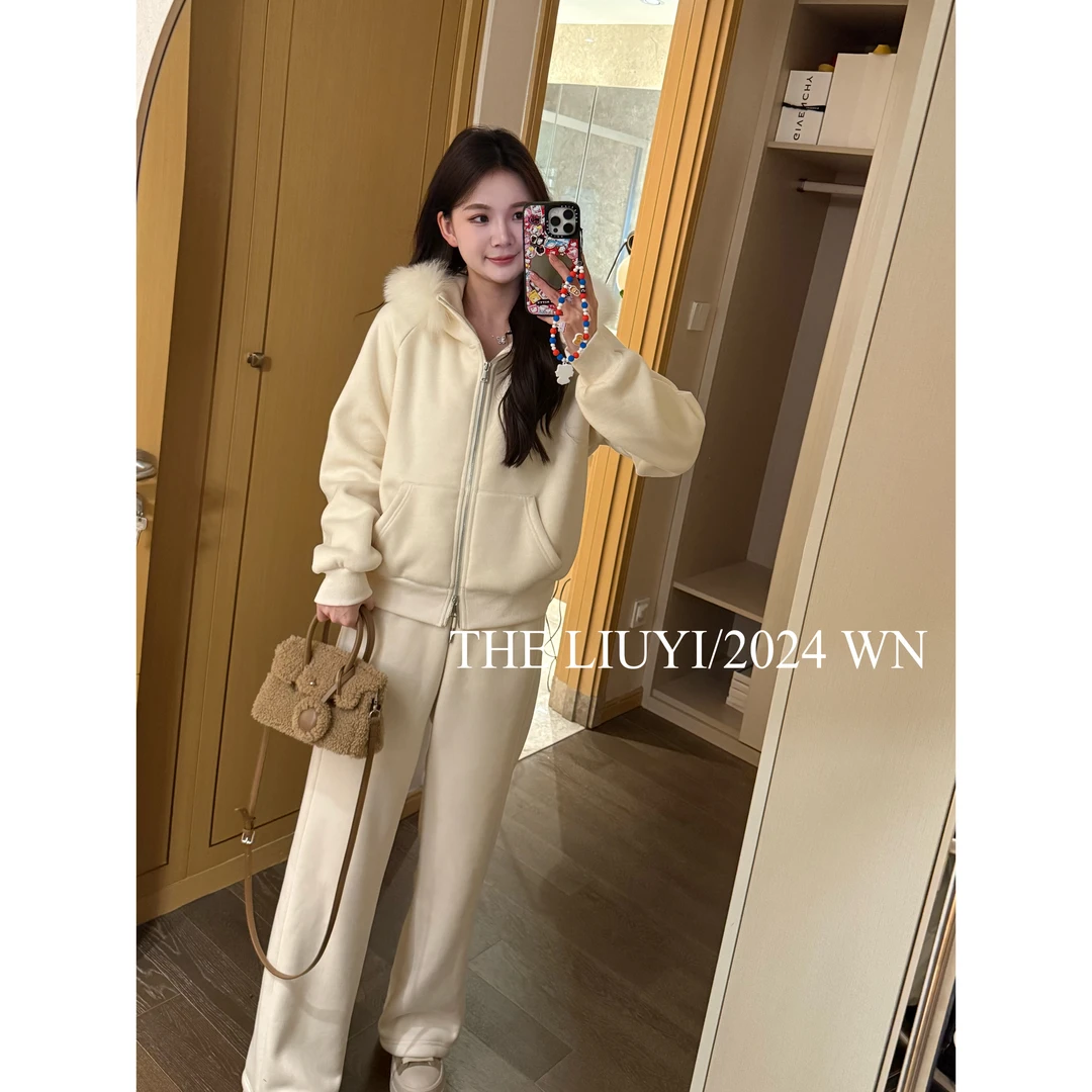 【LIUYI】奶呼呼套装～真毛领加厚北极绒冬日外套+休闲裤412065