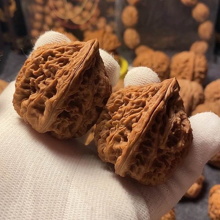 文玩核桃把件39.40野生