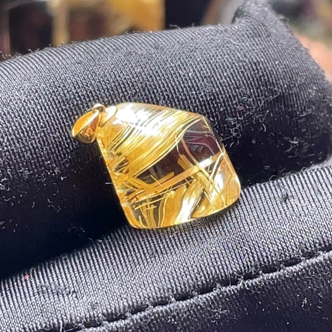 未镶嵌吊坠(不含链)水晶尒****?