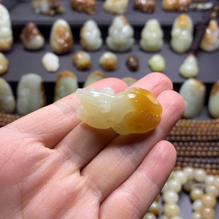 和田玉（糖玉）未镶嵌颈饰