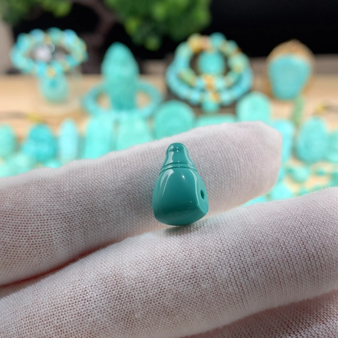 绿松石未镶嵌配珠卡9.8