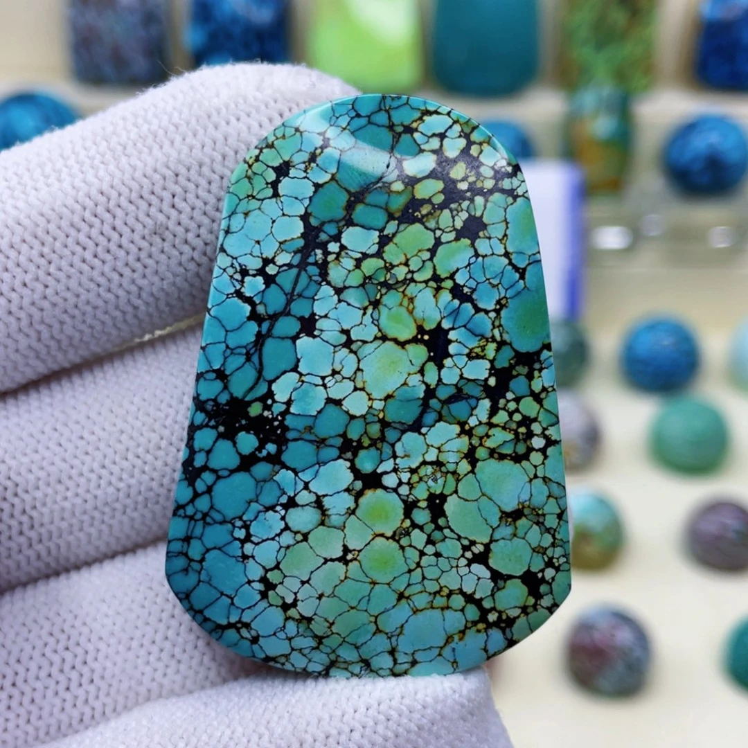 未镶嵌绿松石颈饰