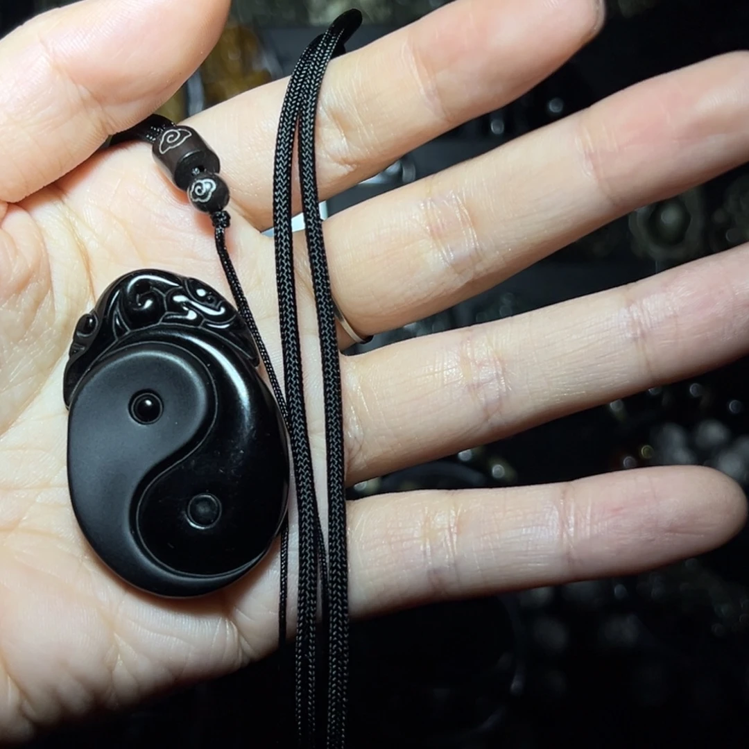 郭***子黑曜岩未镶嵌颈饰