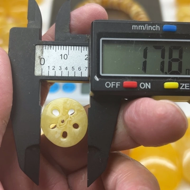琥珀（矿物珀）未镶嵌裸石