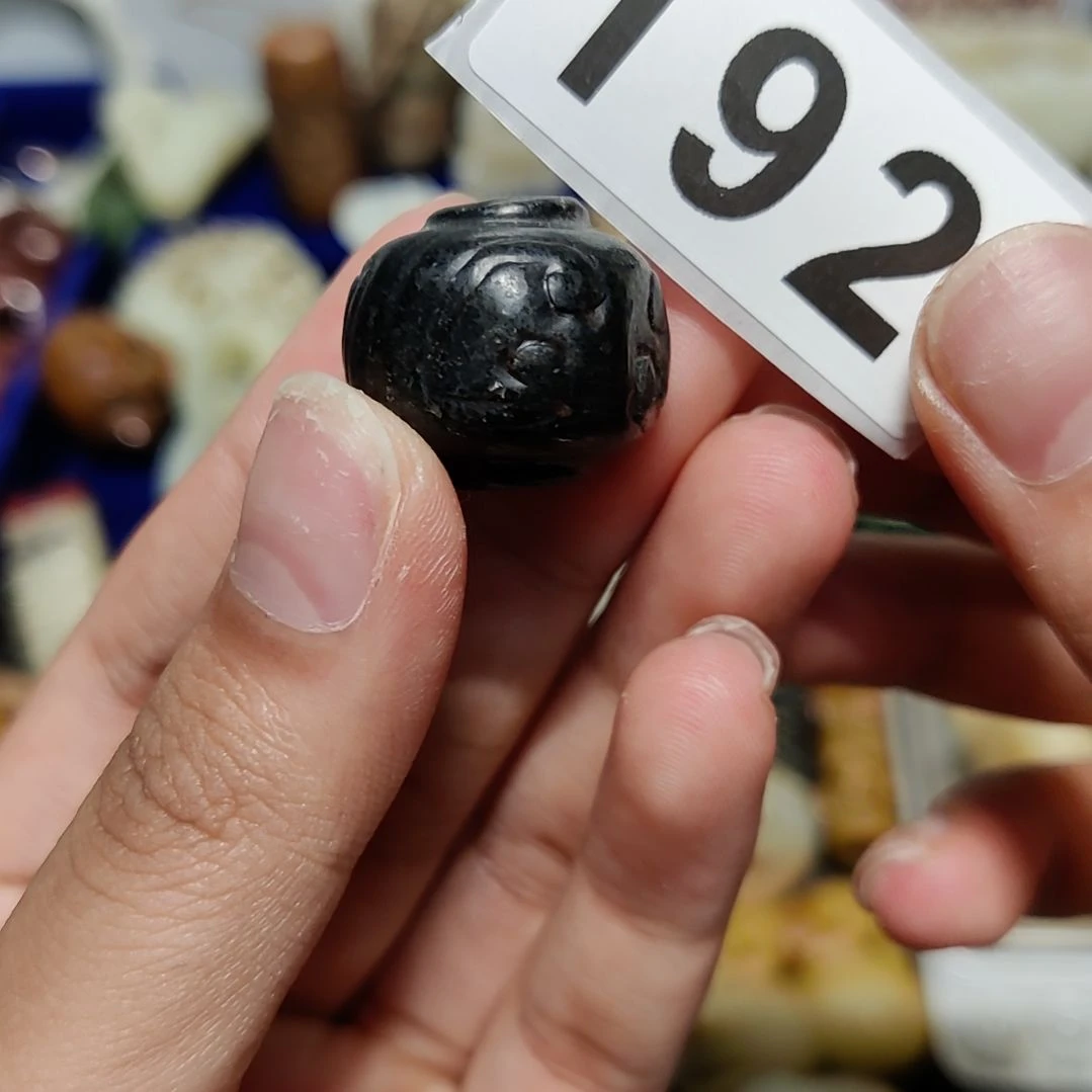 和田玉未镶嵌车挂