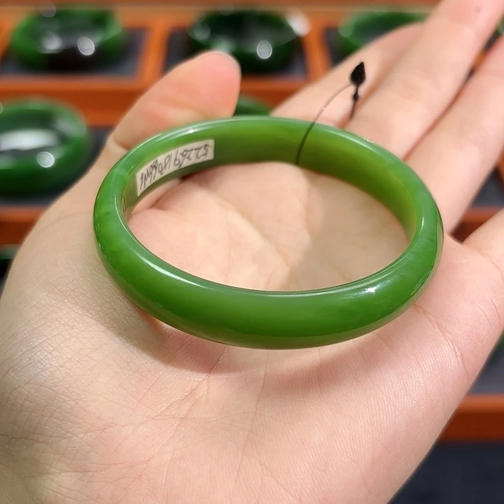 和田玉（碧玉）未镶嵌手镯果阳绿5152
