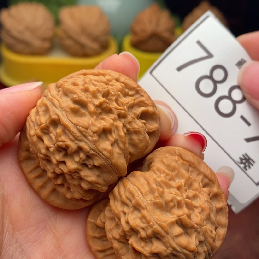 把件桃核白狮子42……