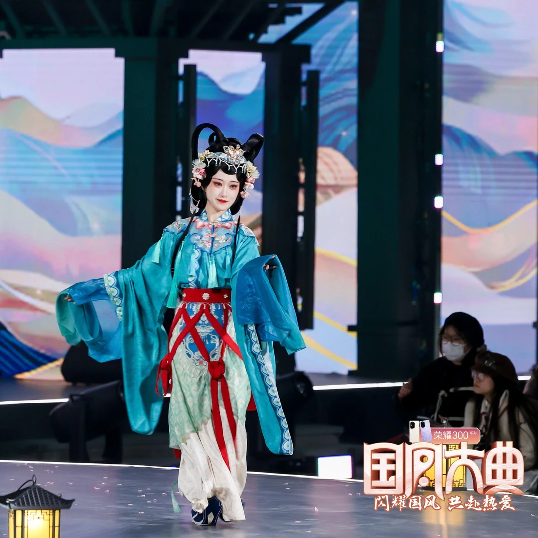 醉今朝国风工作室【怜人】国风大典秀款仿古画戏曲神仙服