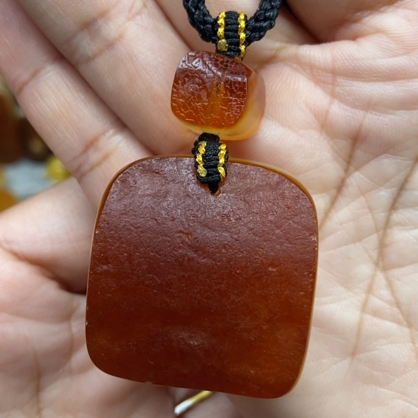 【闪购商品】琥珀颈饰未镶嵌