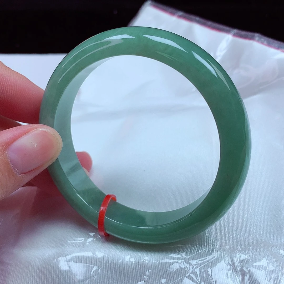 翡翠手镯未镶嵌55-56圈