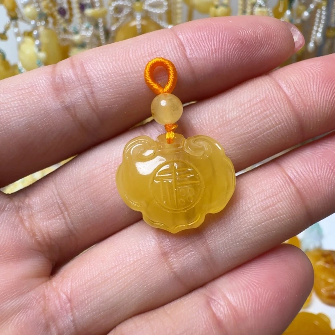 未镶嵌吊坠(不含链)蜜蜡