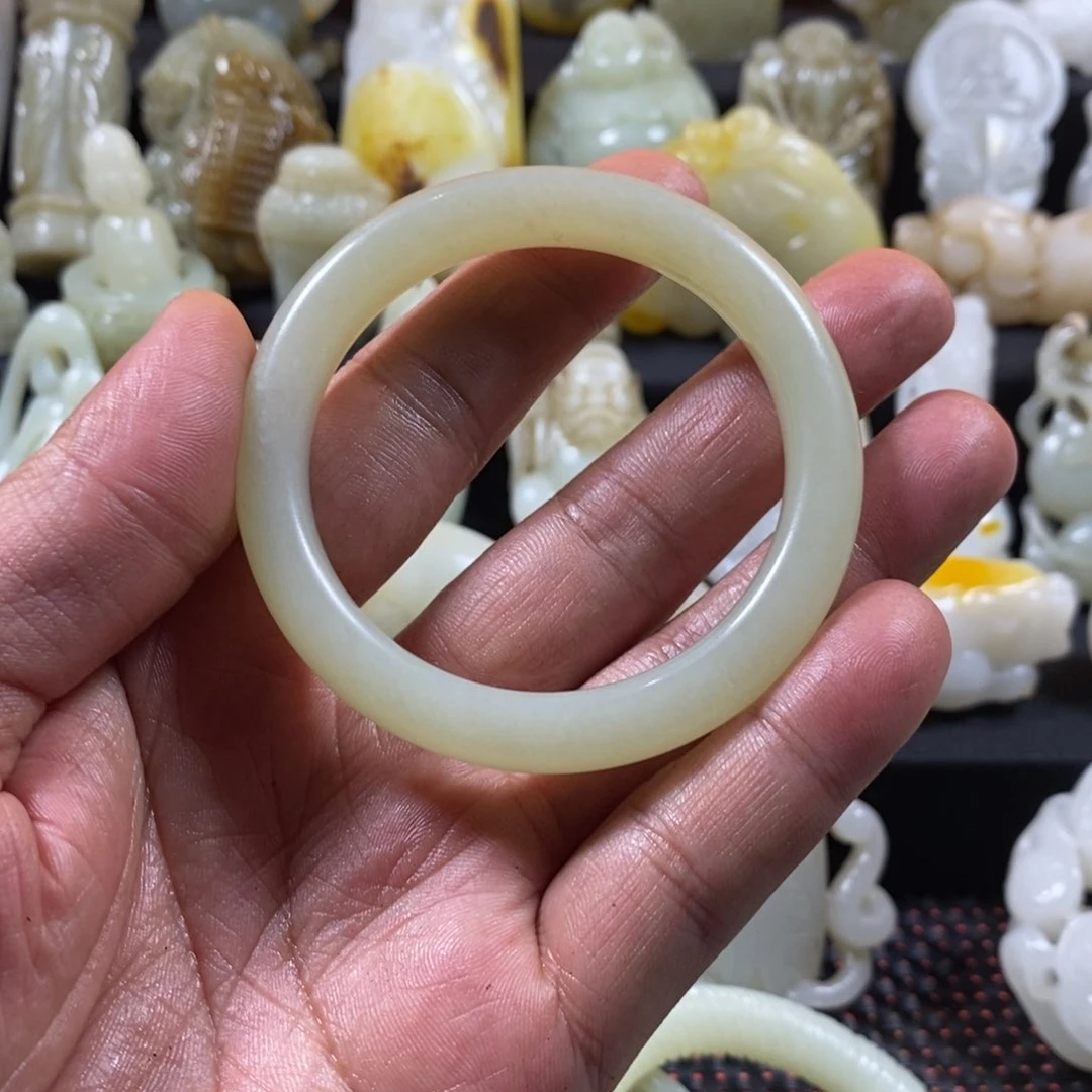 和田玉手镯未镶嵌奇***藏