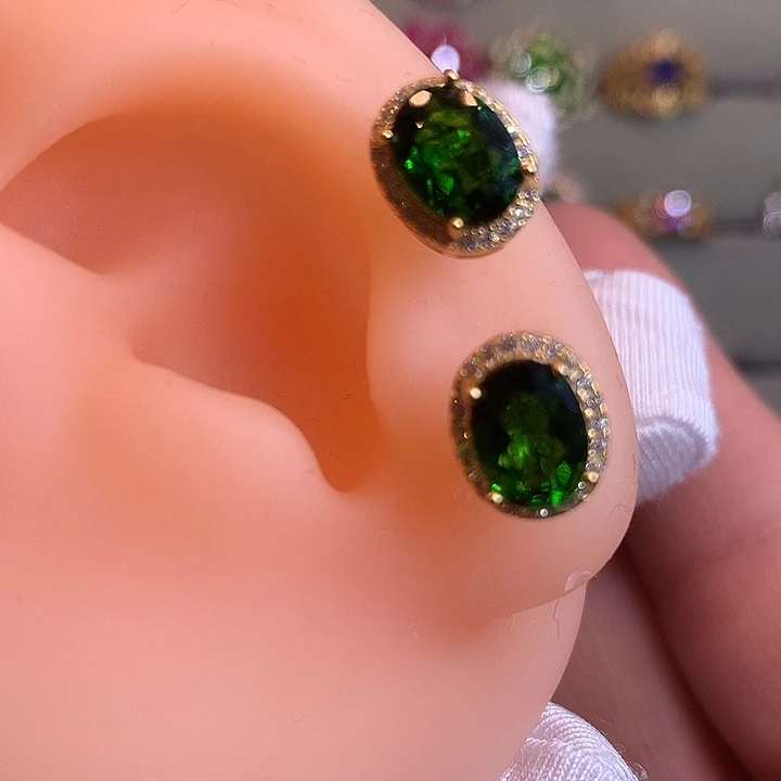 透辉石银S925镶嵌耳钉