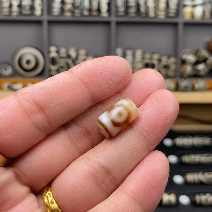 玛瑙/玉髓颈饰未镶嵌台珠玛瑙条纹