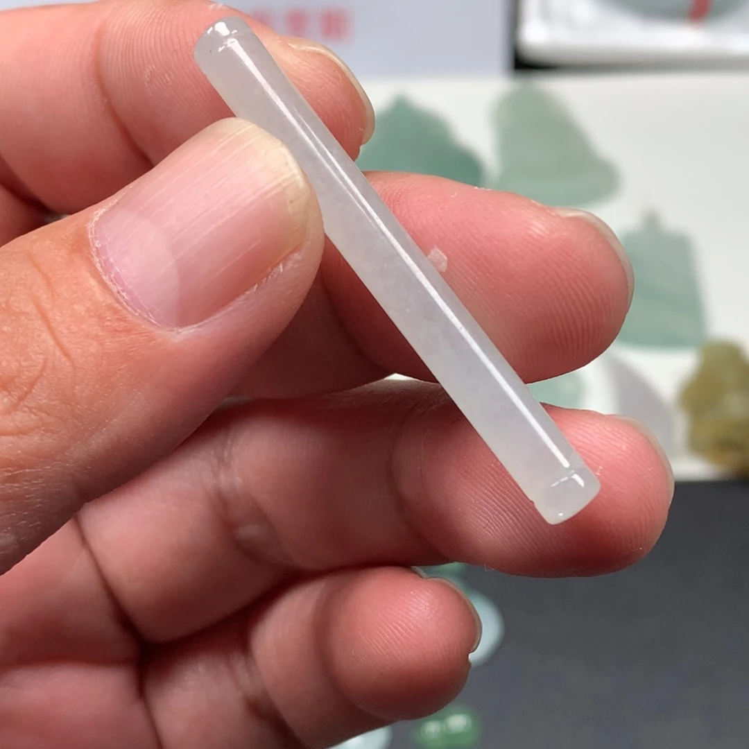 青***士翡翠未镶嵌颈饰翡翠挂件