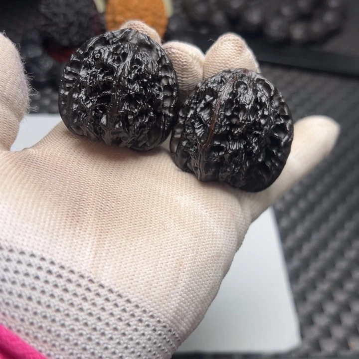 文玩核桃三角白41尺寸