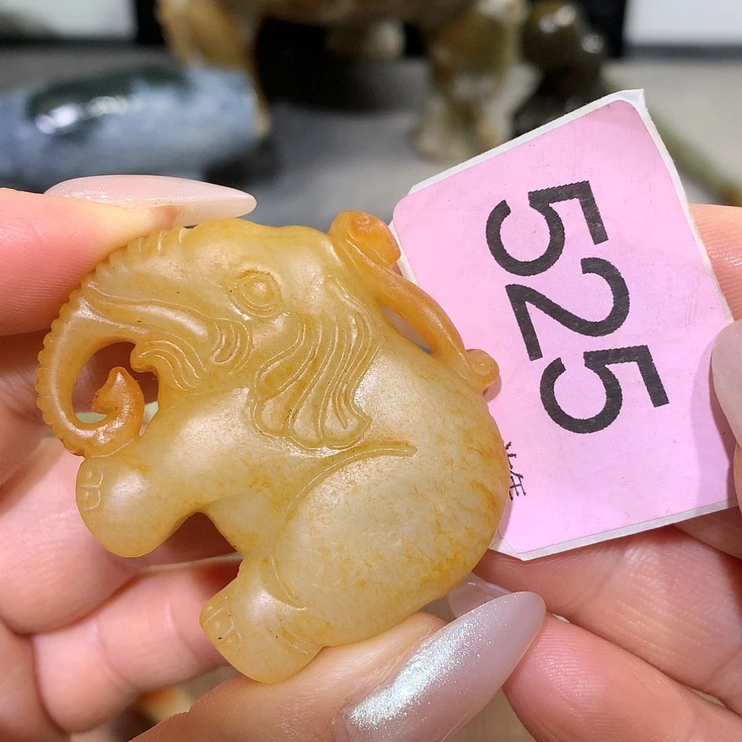 颈饰未镶嵌和田玉乔****?