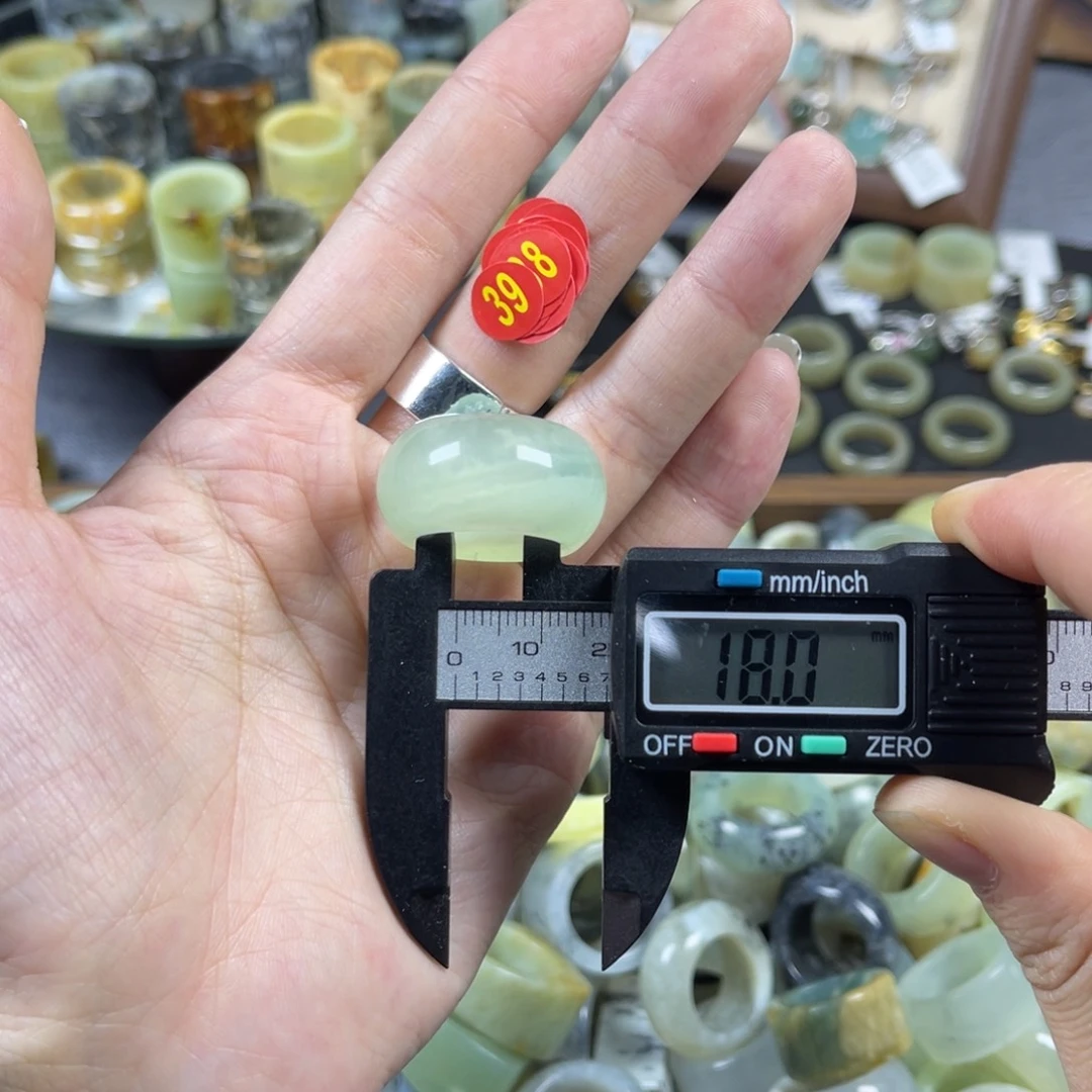 蛇纹石玉未镶嵌戒指