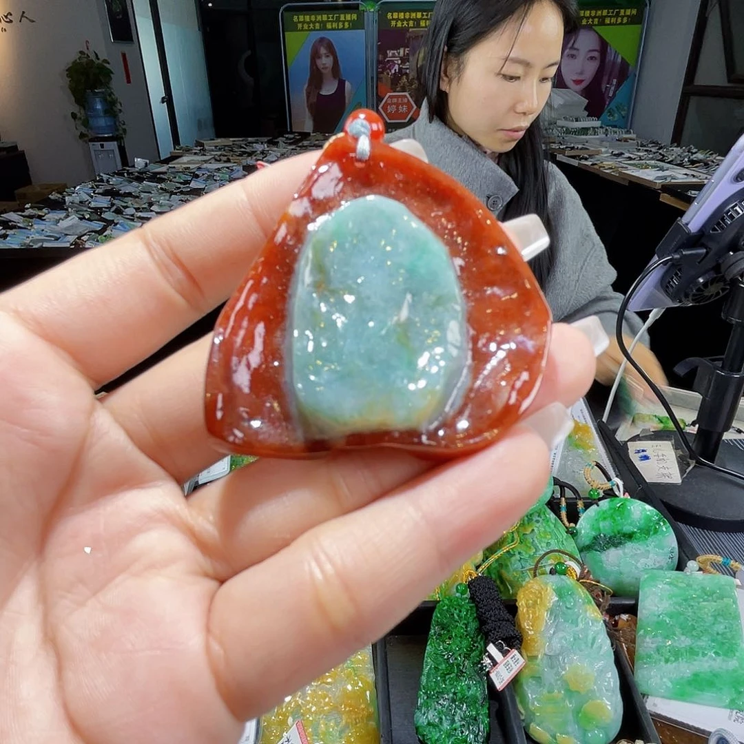 颈饰未镶嵌翡翠一