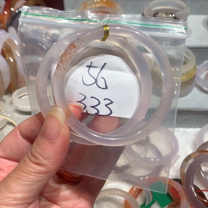 玛瑙/玉髓手镯未镶嵌56