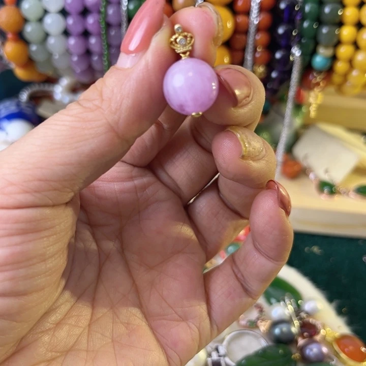 未镶嵌颈饰琥珀吊坠