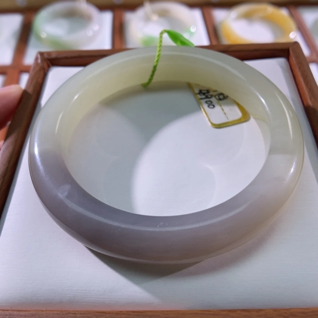 【闪购商品】未镶嵌手镯和田玉