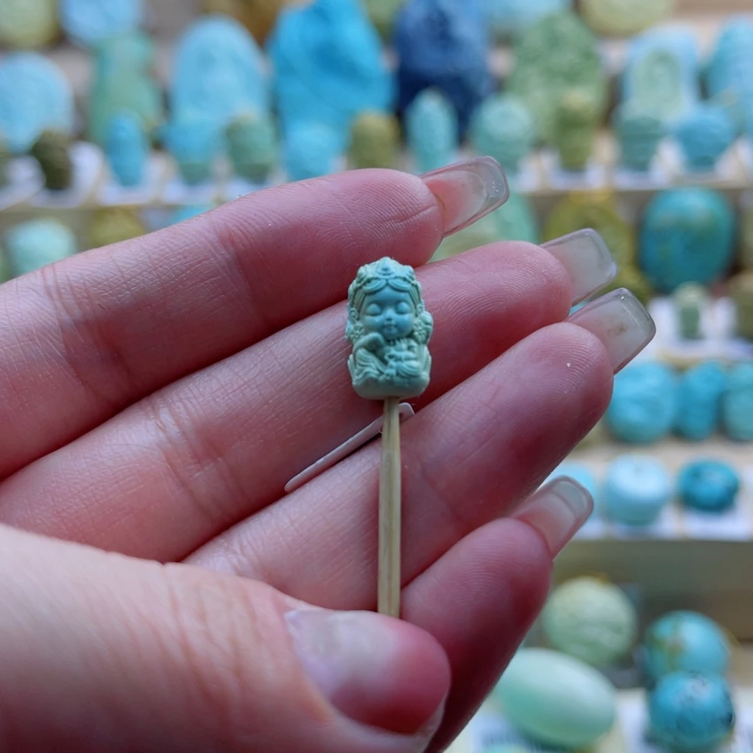 绿松石未镶嵌珠宝奇石