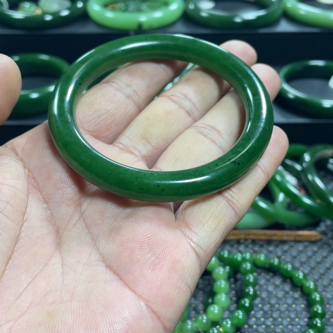 和田玉（碧玉）未镶嵌手镯