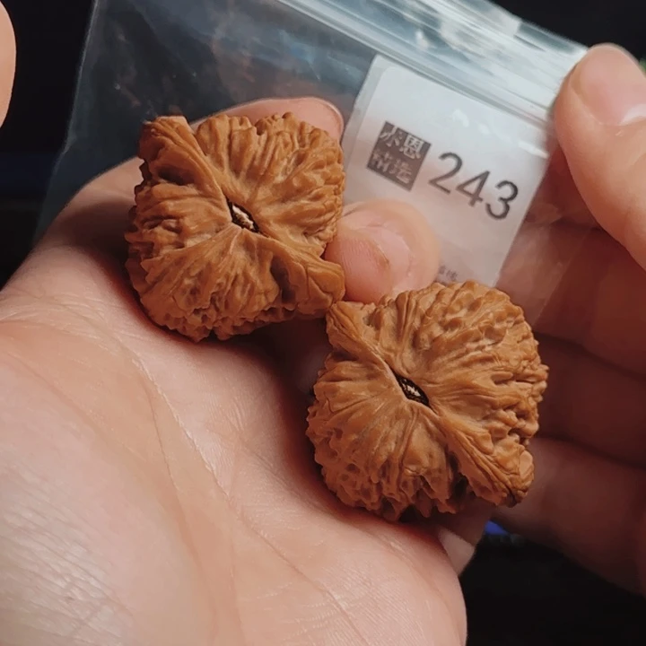 文玩核桃吊坠文玩核桃