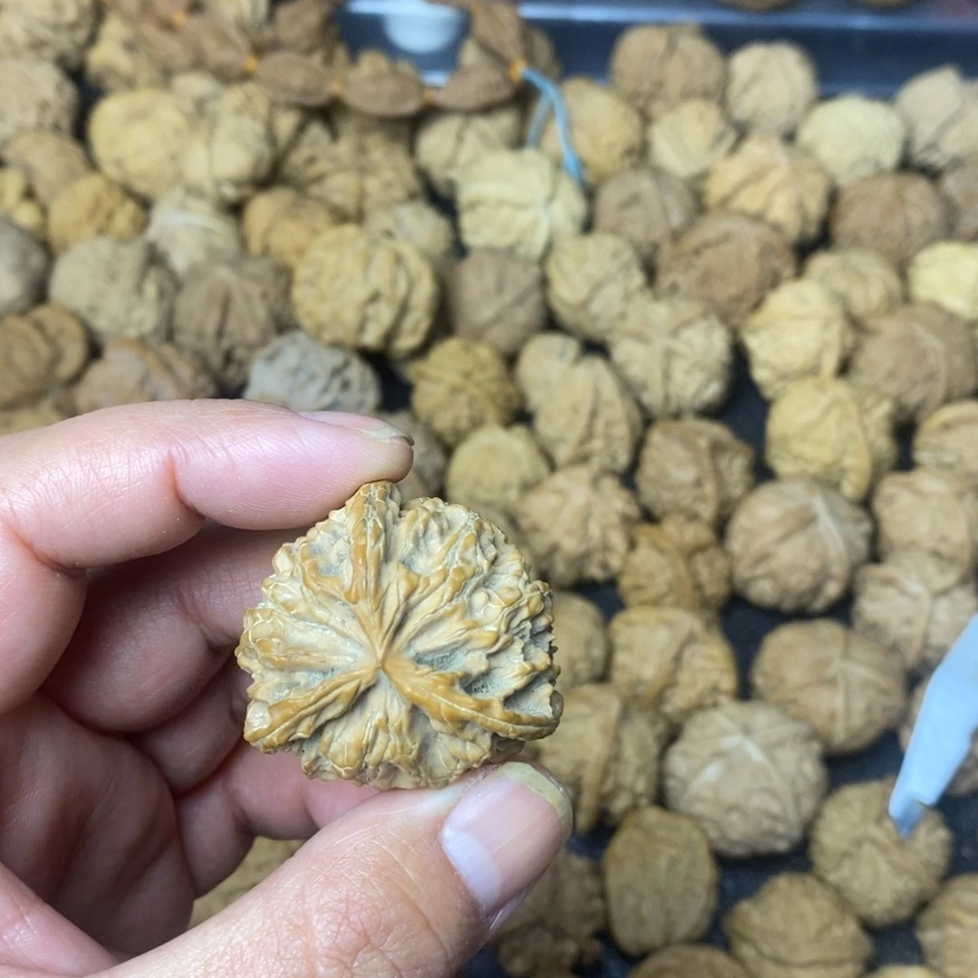 敬***洒文玩核桃吊坠文玩