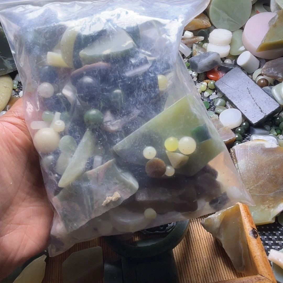 丫***呀和田玉（糖玉）未镶嵌挂件