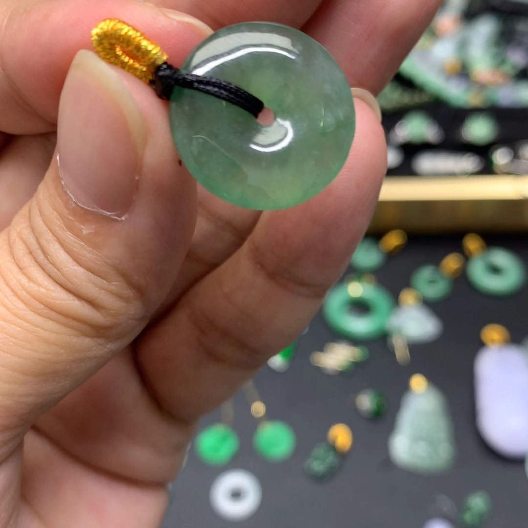 吊坠(不含链)未镶嵌翡翠有纹裂