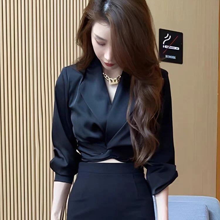 早春v领长袖收腰衬衫2025新款女衬衣设计感小众法式系带短款上衣