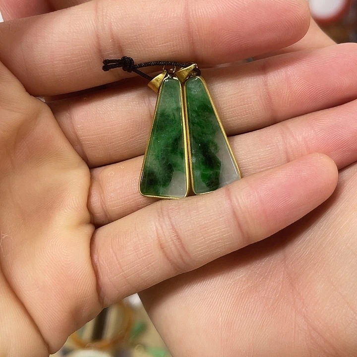 翡翠未镶嵌挂件青花瓷器等传统工艺的传承