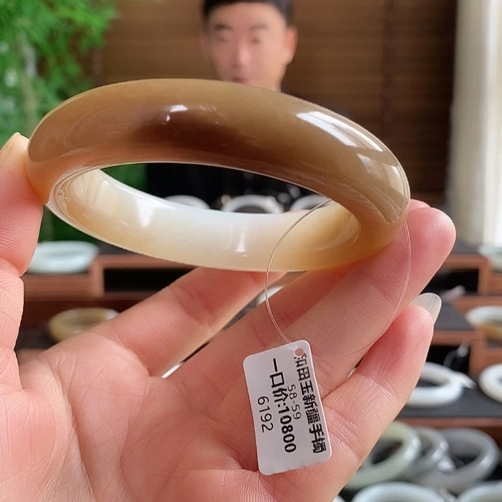 和田玉未镶嵌手镯6192