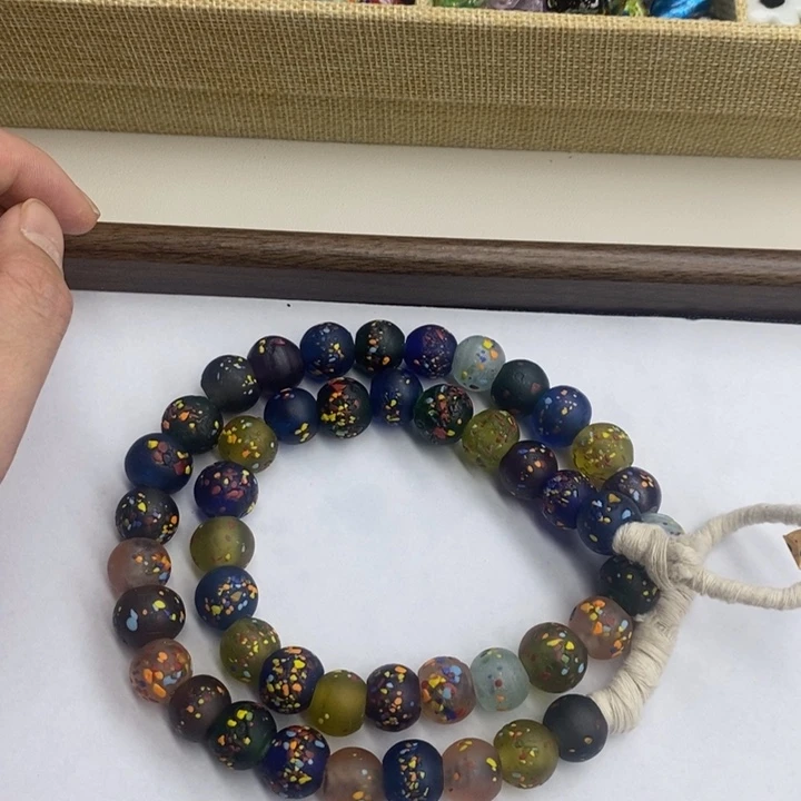 琉璃颈饰芝麻球 卡16