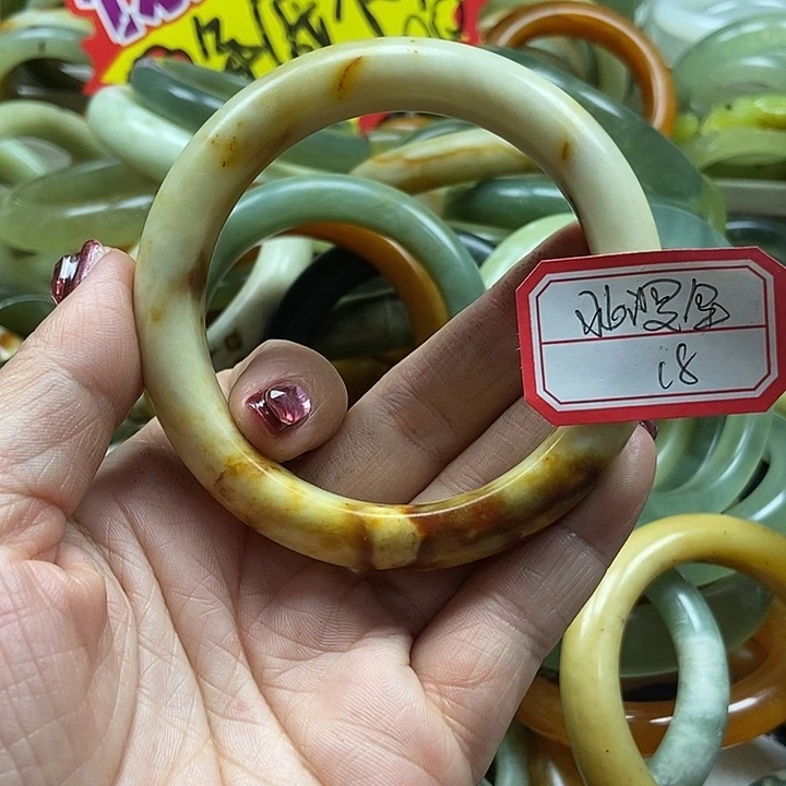 蛇纹石玉手镯未镶嵌北**?