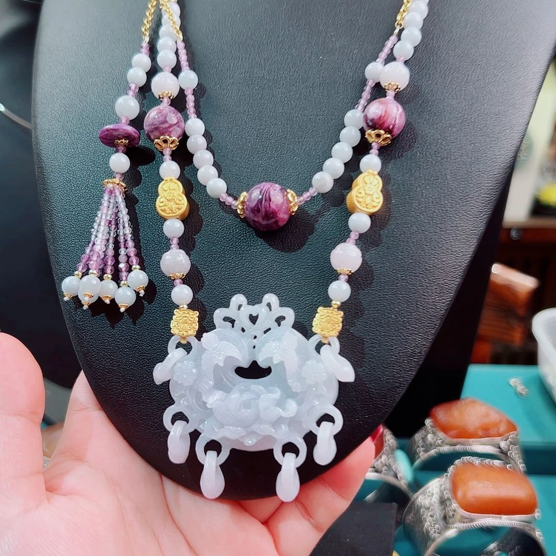 颈饰翡翠未镶嵌国风