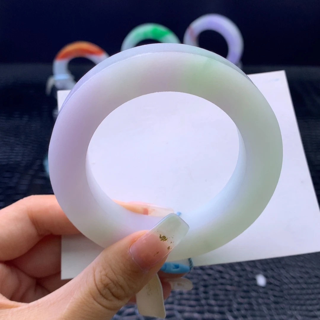 定制翡翠未镶嵌手镯