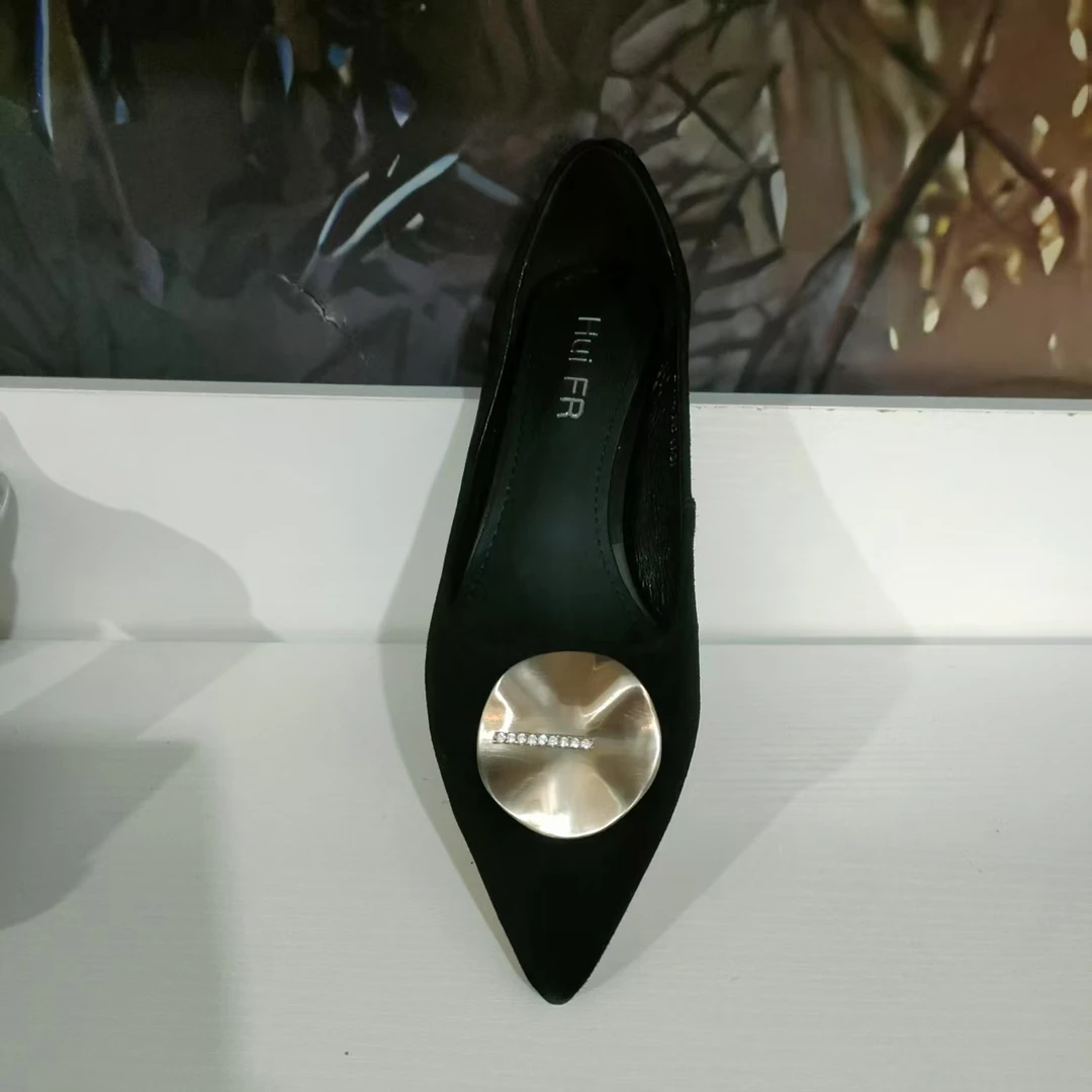 20118货号尖头低跟时尚单鞋女