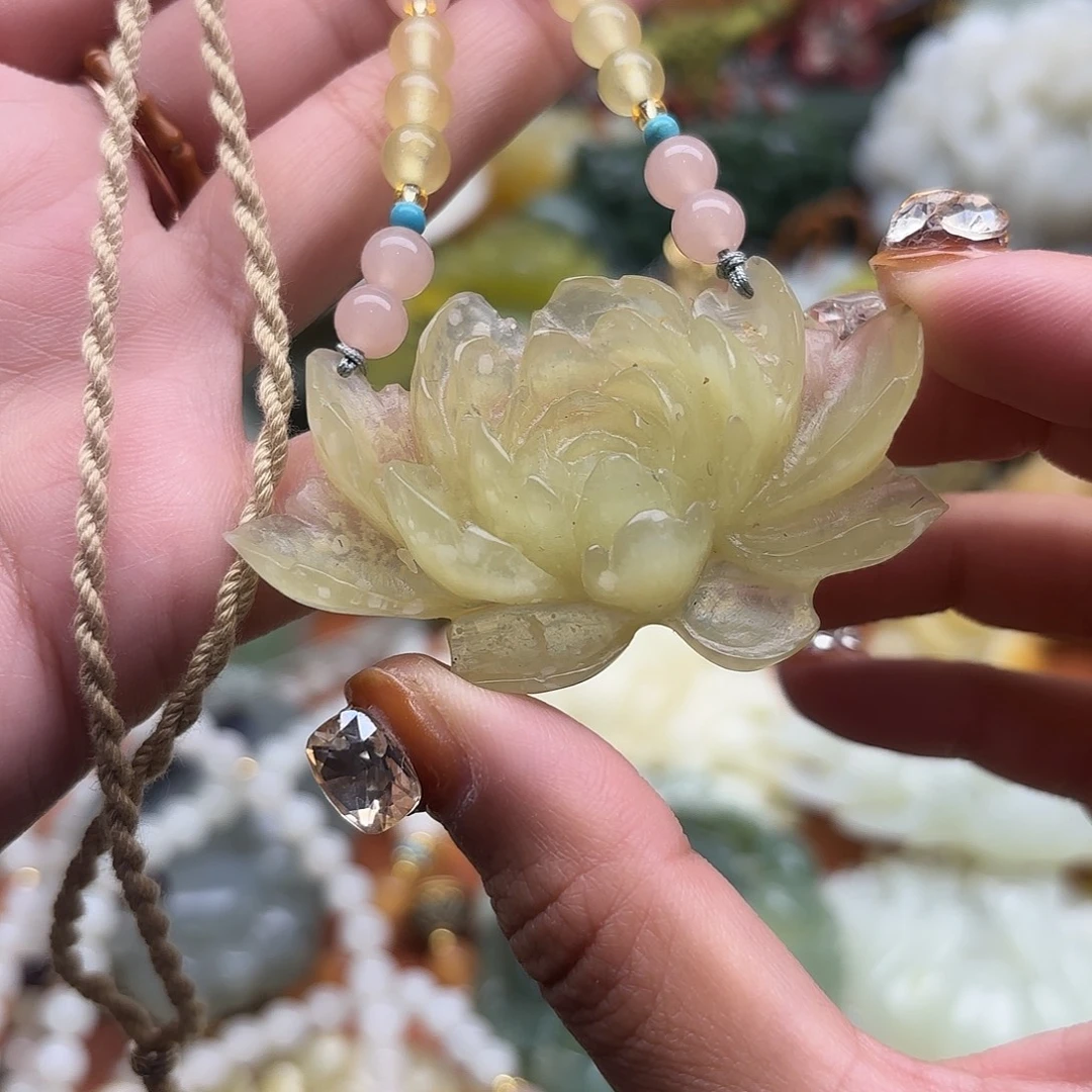 蛇纹石玉未镶嵌颈饰