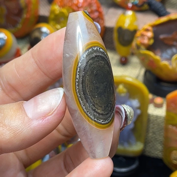 玛瑙/玉髓未镶嵌珠宝奇石尚品天眼天珠象形莲花