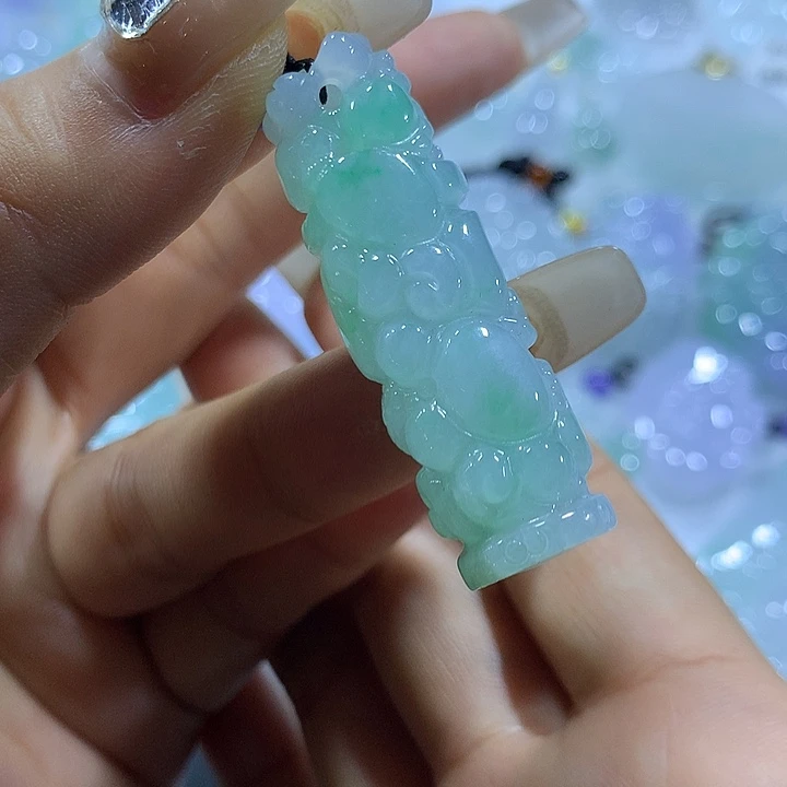 翡翠未镶嵌颈饰天然翡翠A货吊坠