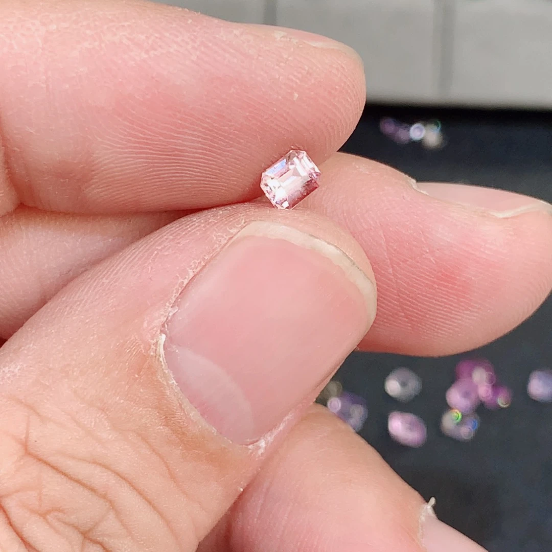蓝宝石裸石未镶嵌黎*兮0.43ct