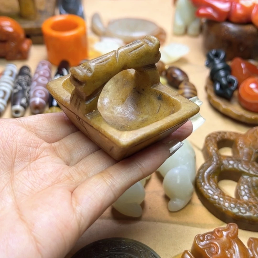 【闪购商品】蛇纹石玉颈饰未镶嵌