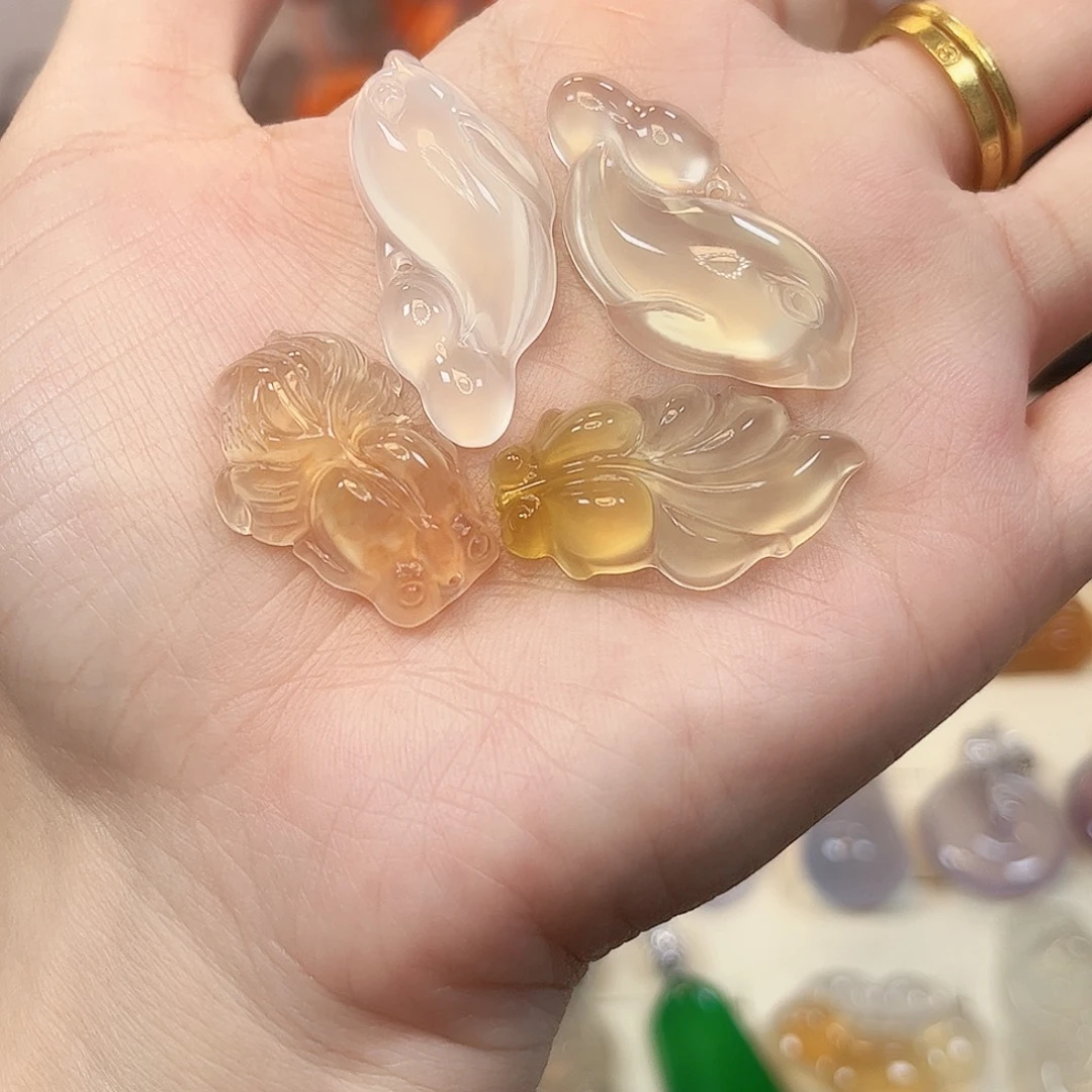 潇***玛瑙/玉髓未镶嵌颈饰