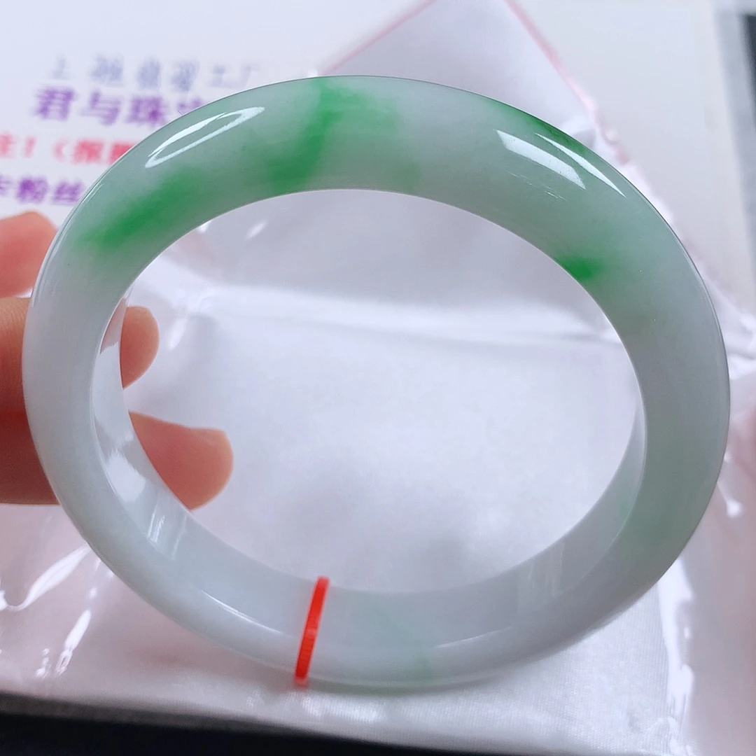 翡翠手镯未镶嵌壹*?64圈口