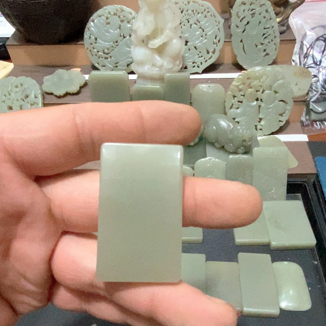 和田玉未镶嵌颈饰云**心53